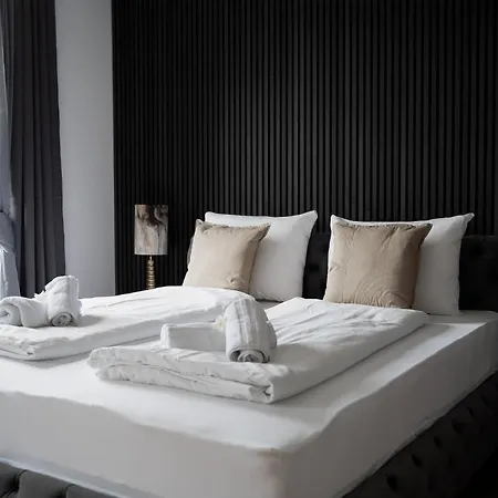 Junik Im Stadtzentrum *