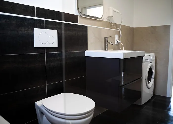 Lägenhet Junik Im Stadtzentrum